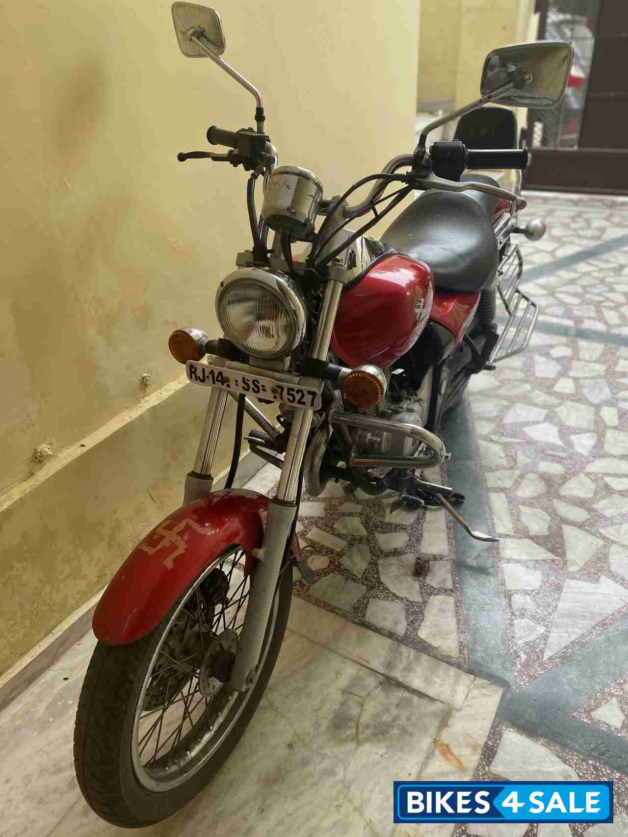 Bajaj Avenger 180 DTS-i