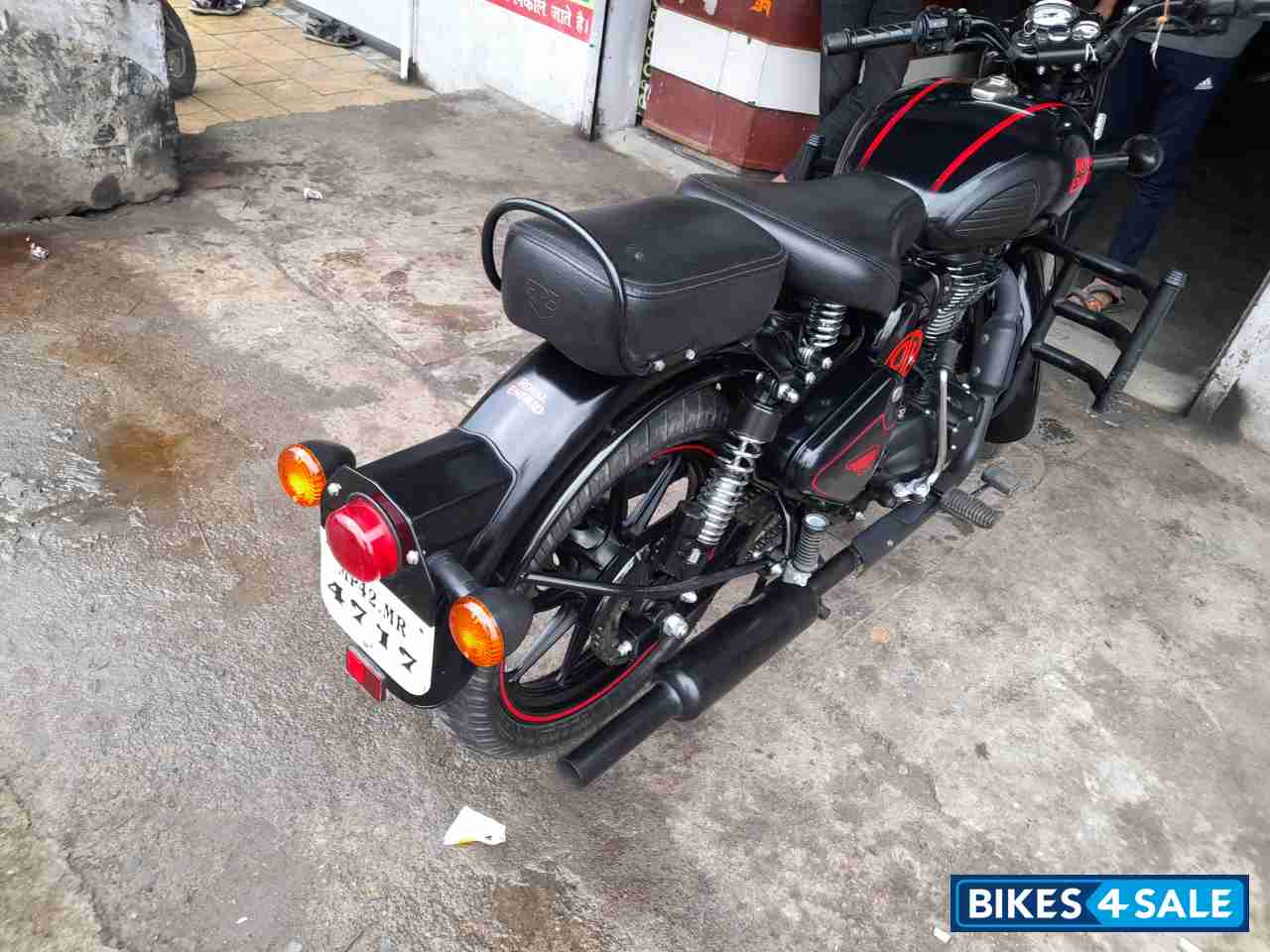 Black Royal Enfield Classic 350 Dual Channel BS6 Black Royal Enfield Classic 350 Dual Channel BS6