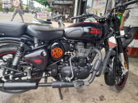 Black Royal Enfield Classic 350 Dual Channel BS6