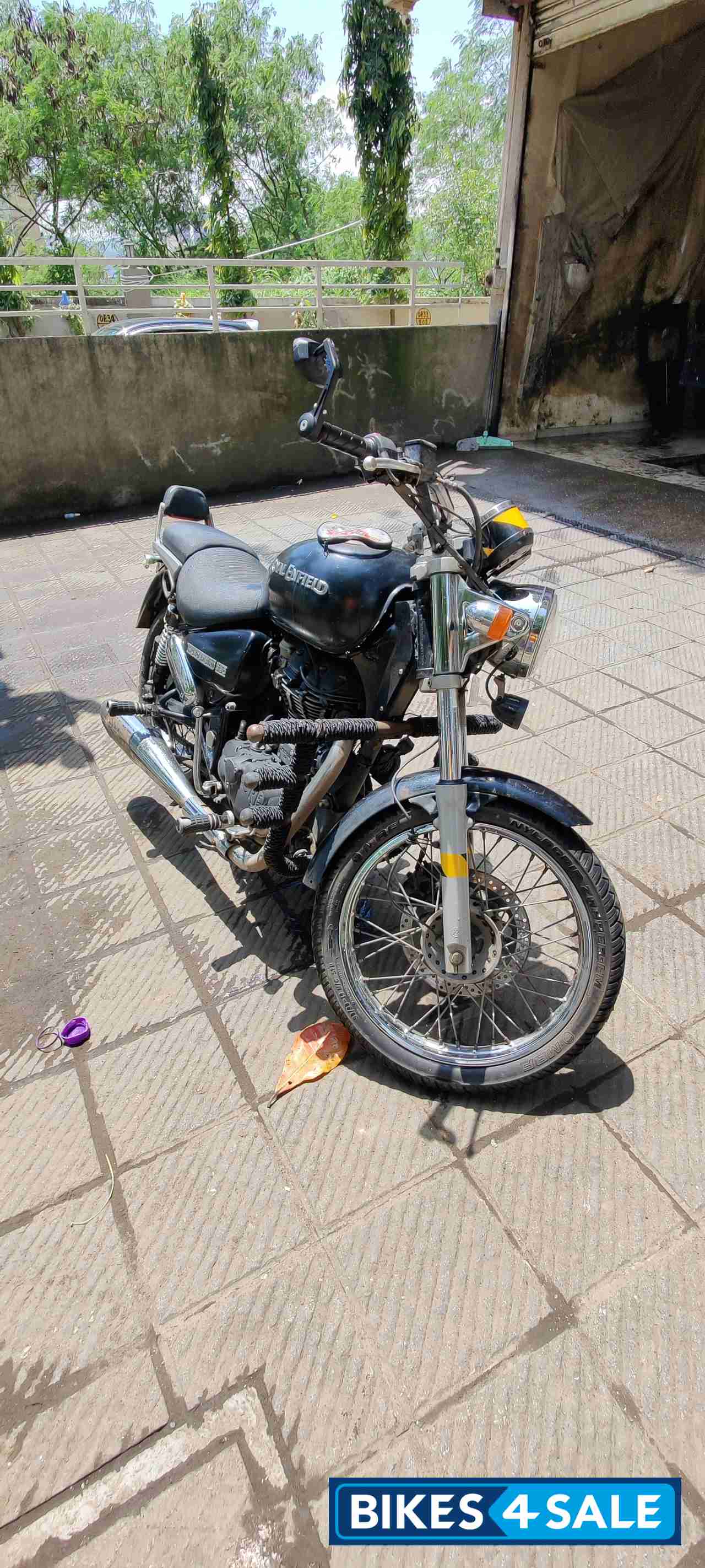 Stone Black Royal Enfield Thunderbird 350 Stone Black Royal Enfield Thunderbird 350