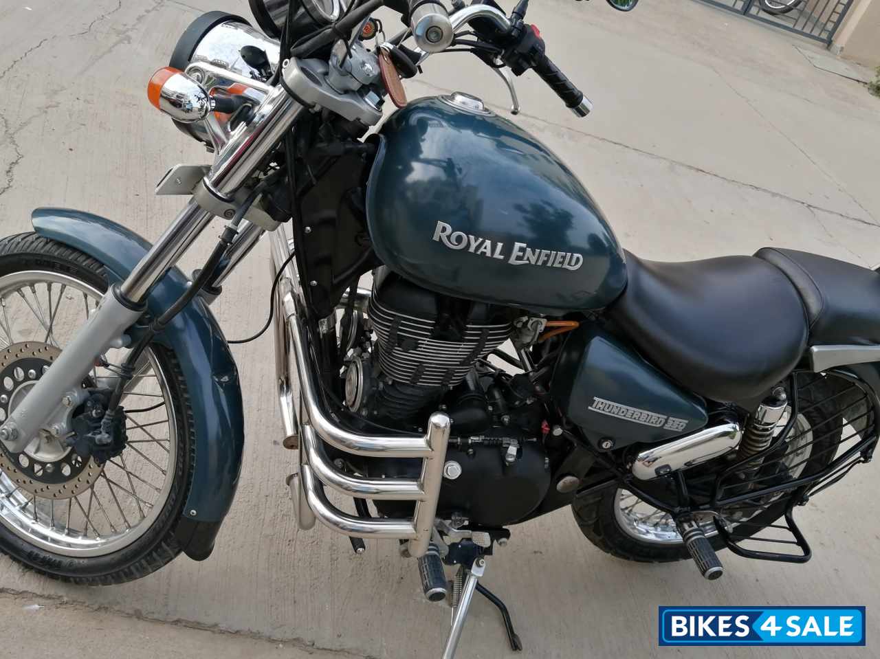 Asphalt Royal Enfield Thunderbird 350