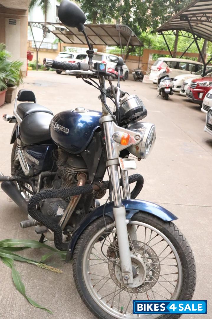 Blue Royal Enfield Thunderbird 350 Blue Royal Enfield Thunderbird 350