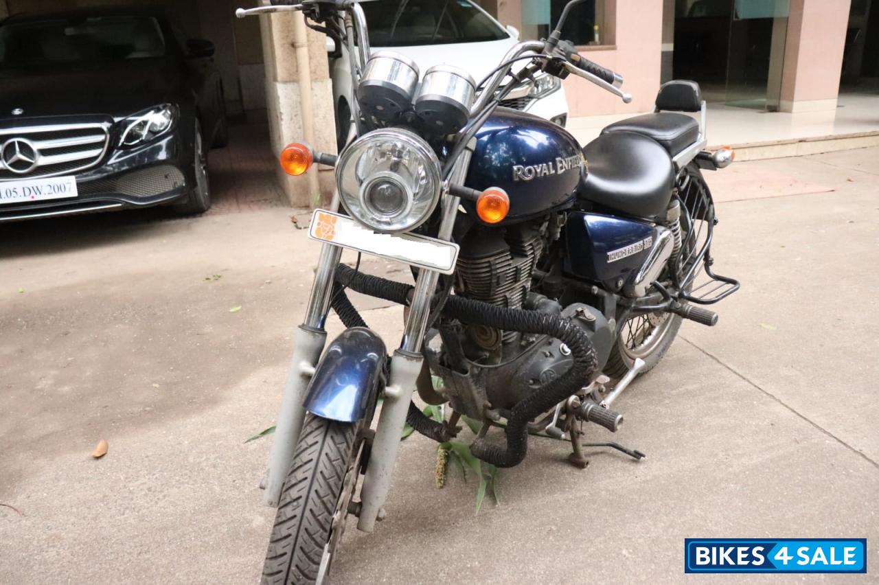 Blue Royal Enfield Thunderbird 350 Blue Royal Enfield Thunderbird 350