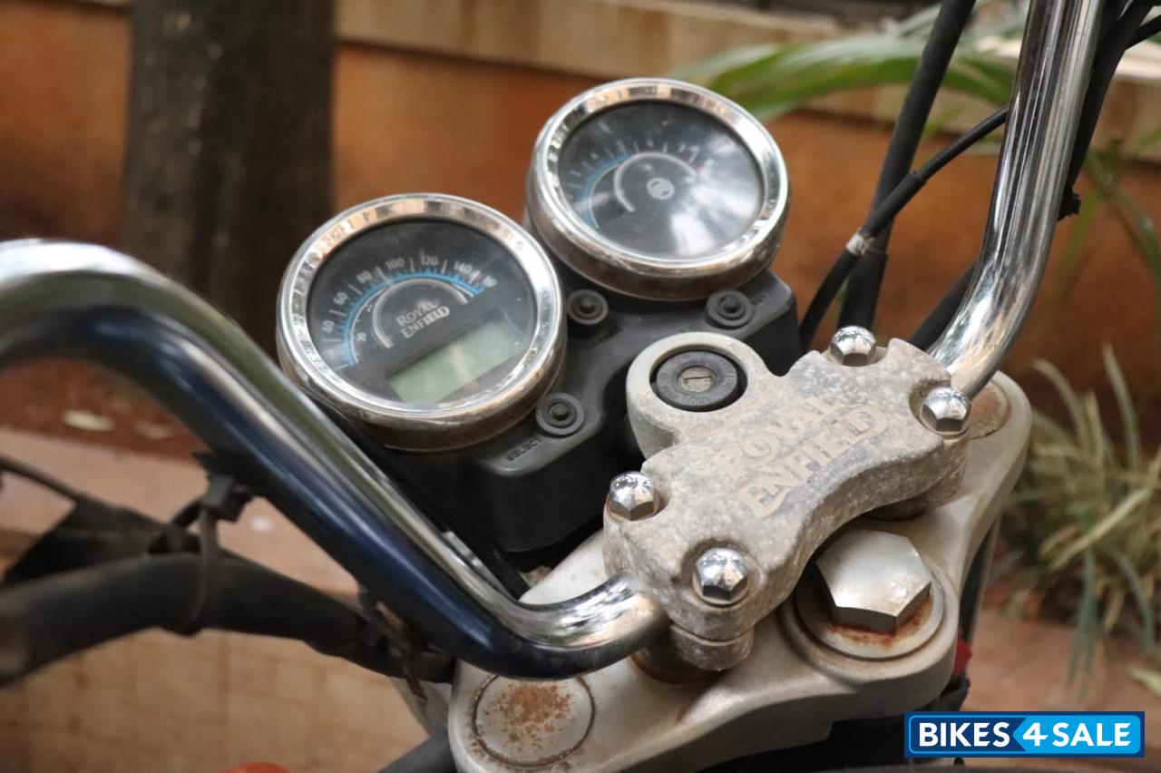 Blue Royal Enfield Thunderbird 350 Blue Royal Enfield Thunderbird 350