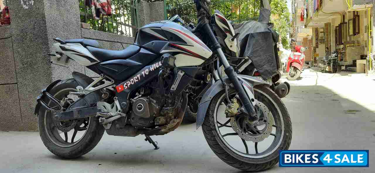 Bajaj Pulsar 200 NS
