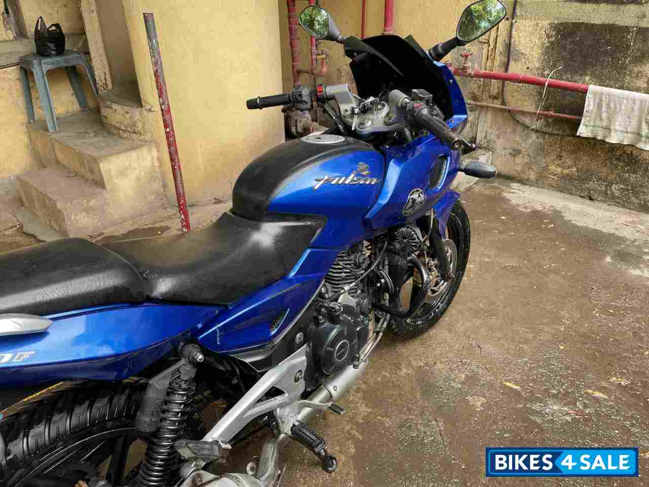 Blue Bajaj Pulsar 220F