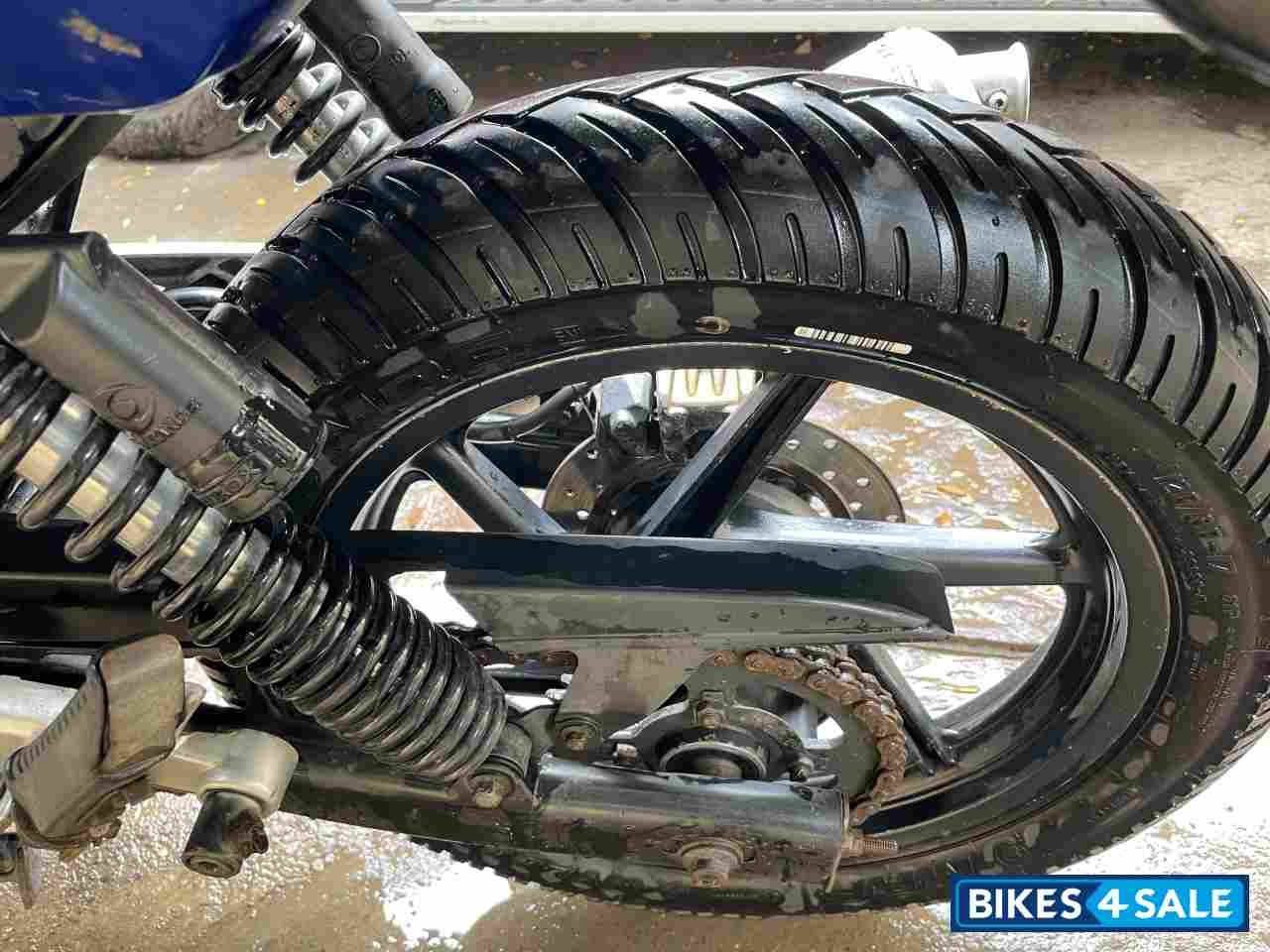 Blue Bajaj Pulsar 220F