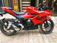 Red Suzuki Gixxer SF
