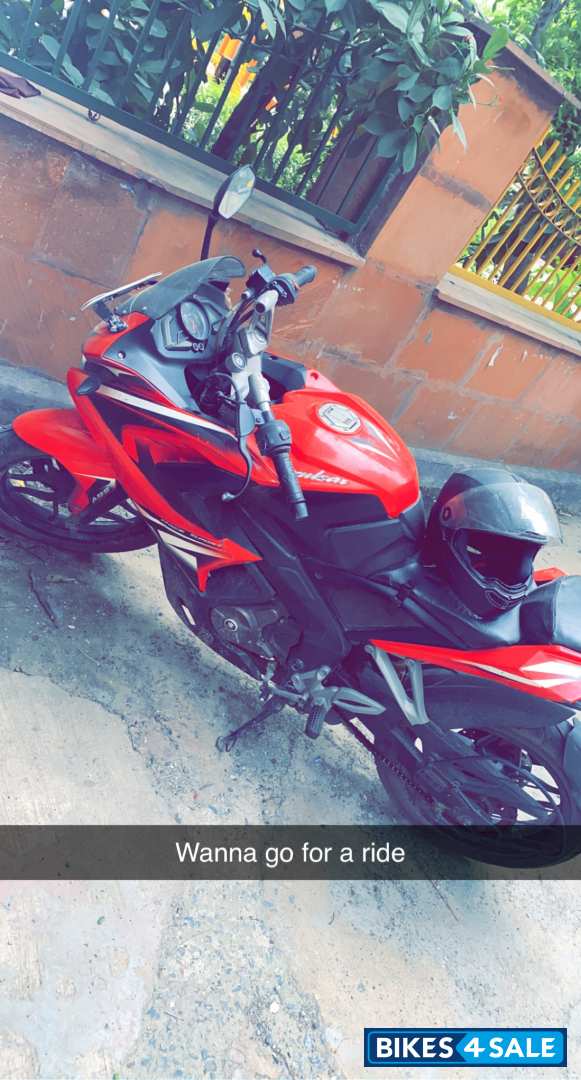 Bajaj Pulsar RS 200 ABS