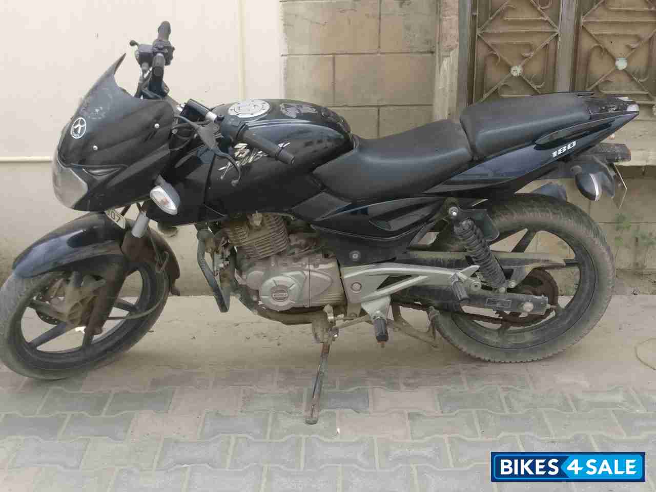 Bajaj Pulsar 180