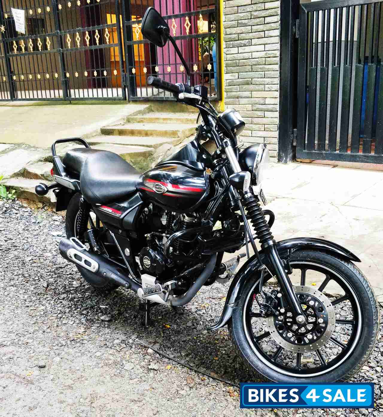 Black Bajaj Avenger Street 220
