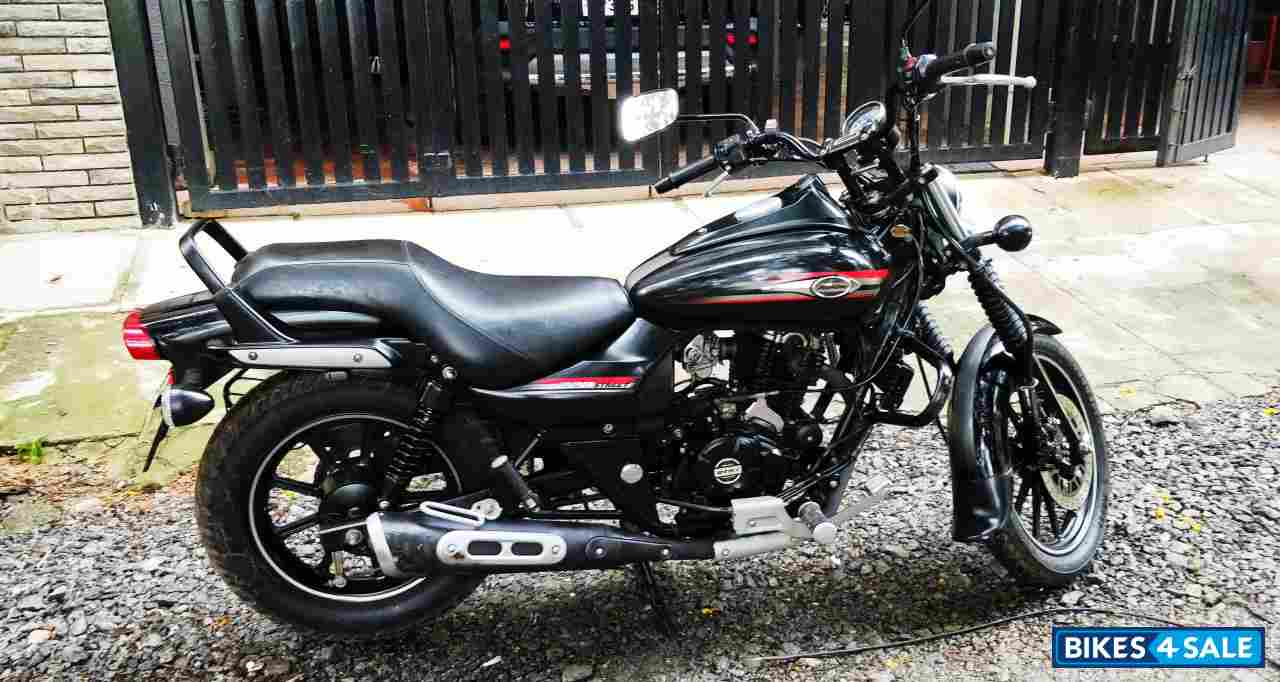 Black Bajaj Avenger Street 220