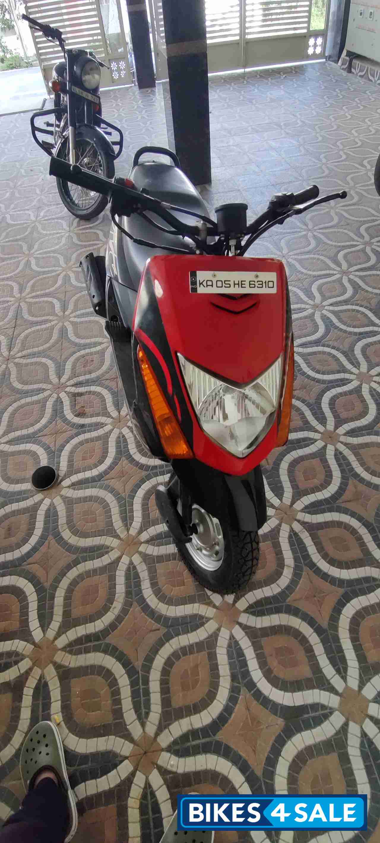 Red And Black Honda Dio