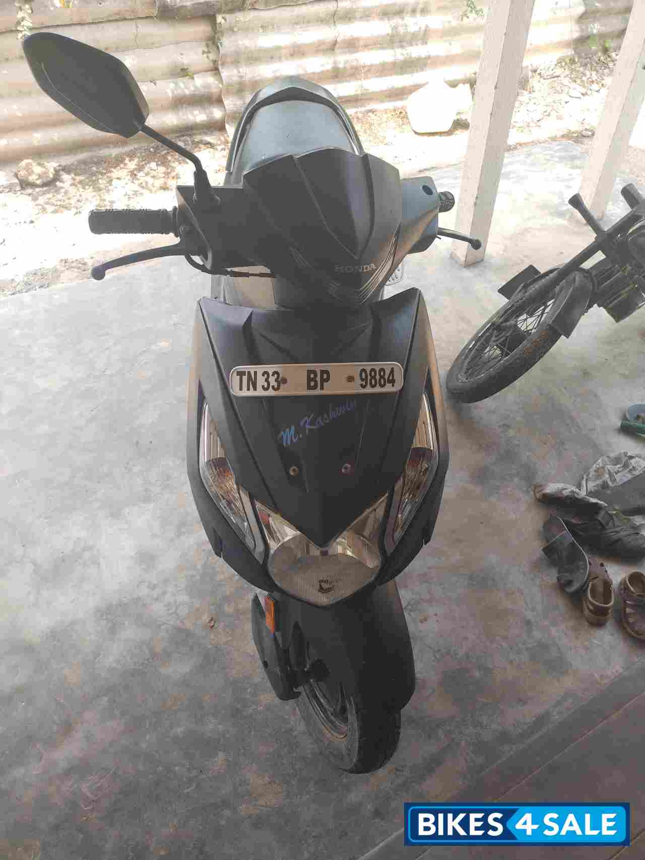 M A Gray M Honda Dio
