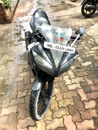 Black Yamaha YZF R15