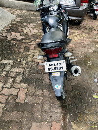 Black Yamaha YZF R15