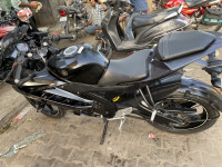 Black Yamaha YZF R15 V2