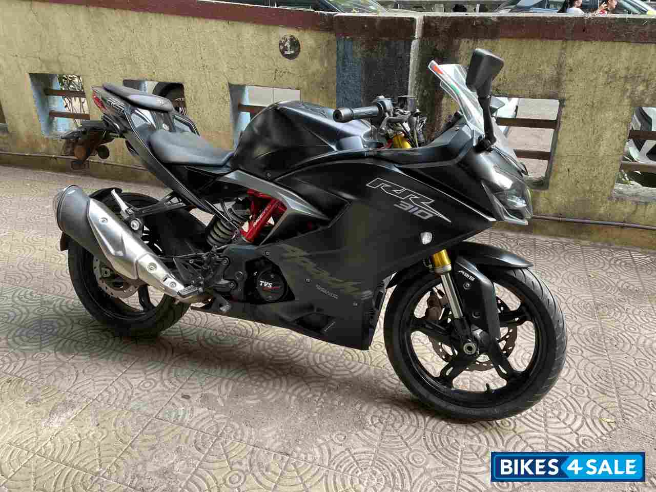 Matte Black TVS Apache RR 310