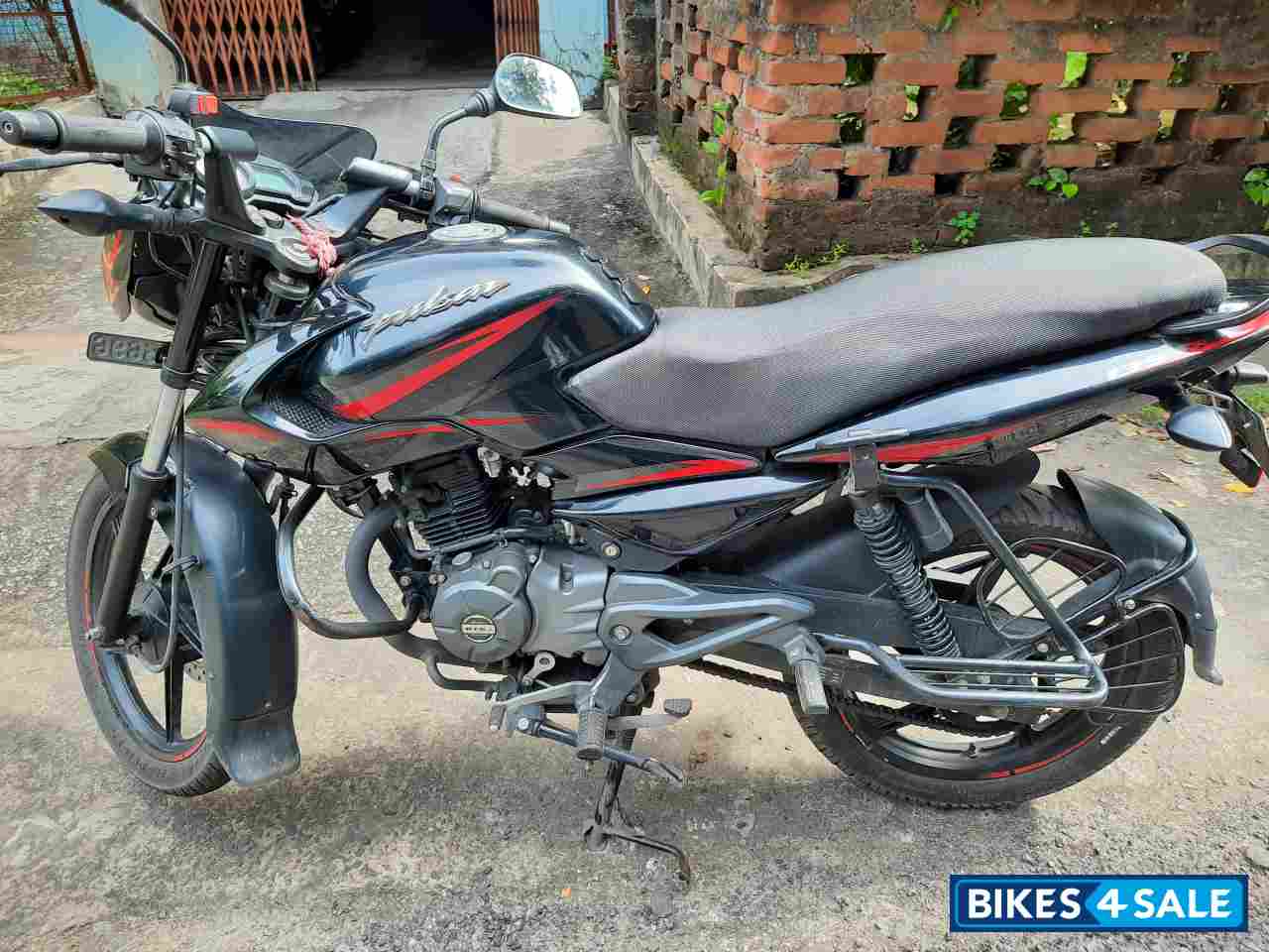 Bajaj Pulsar 135LS