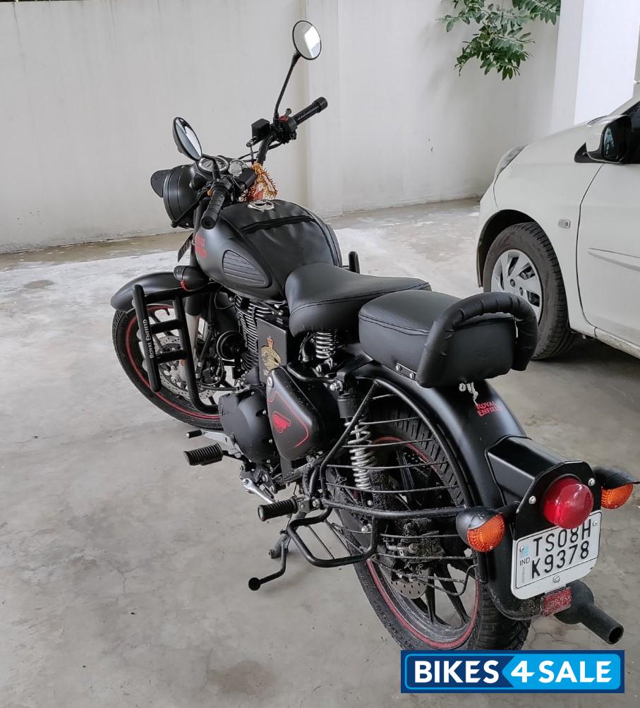 Stealth Black Royal Enfield Classic 350 BS VI EFI with Dual Channel ABS