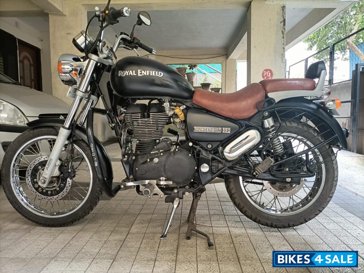Stone Royal Enfield Thunderbird TwinSpark 350 Stone Royal Enfield Thunderbird TwinSpark 350