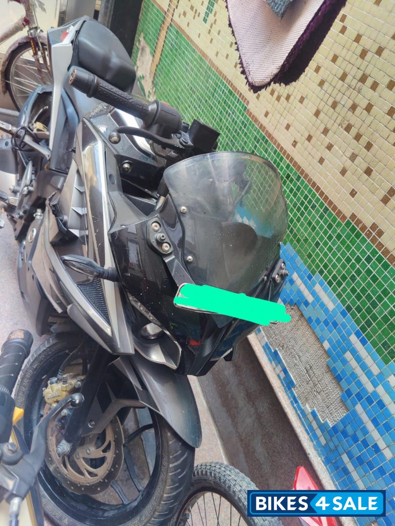 Black Graphite Bajaj Pulsar RS 200