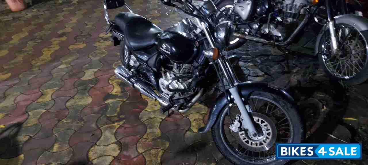 Bajaj Avenger 220 DTS-i