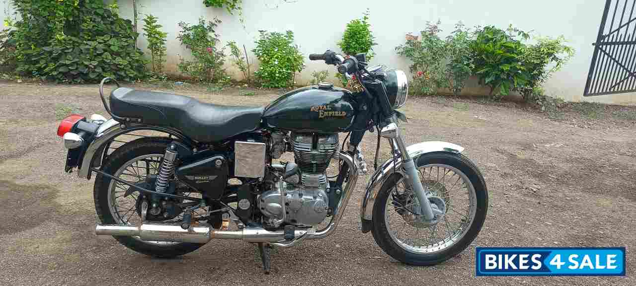 Black Royal Enfield Bullet Electra Twinspark