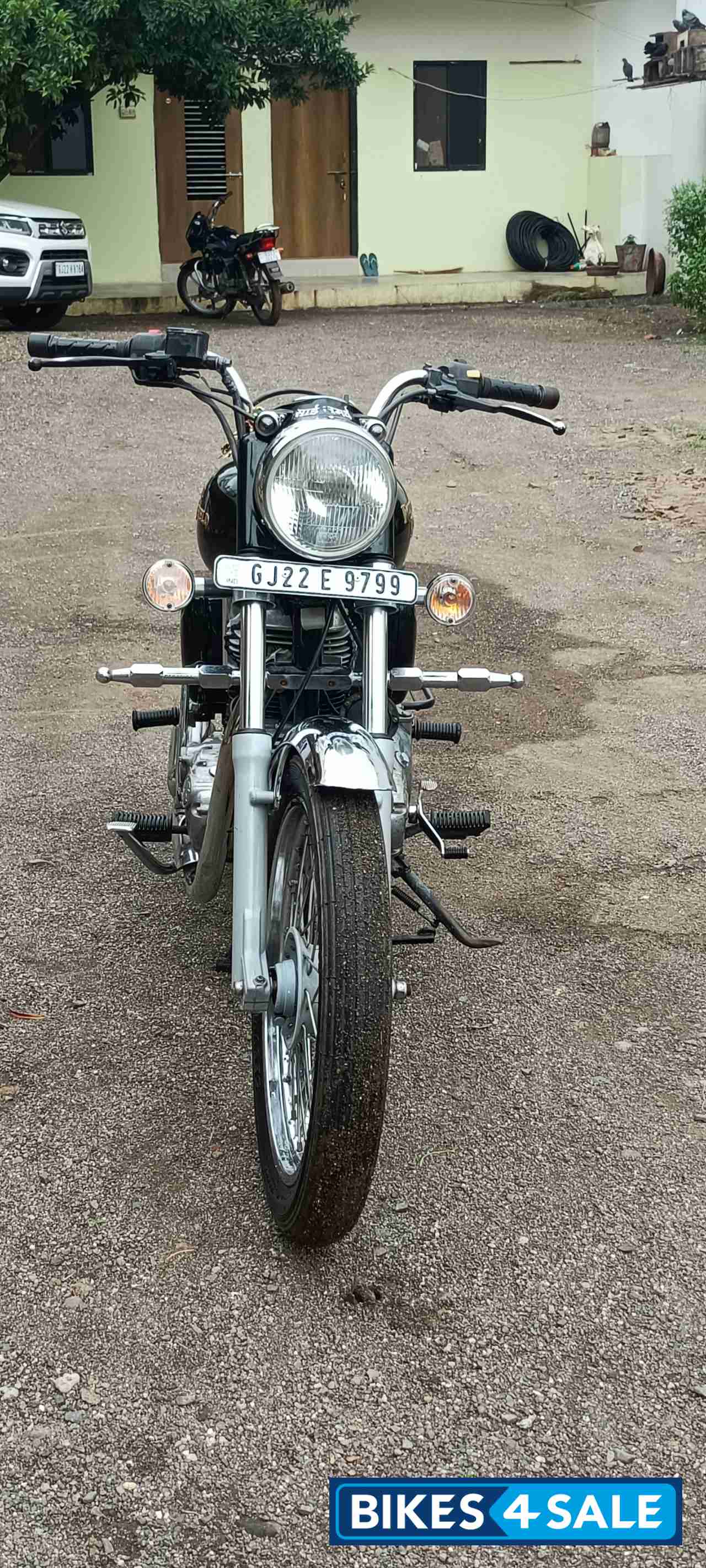 Black Royal Enfield Bullet Electra Twinspark