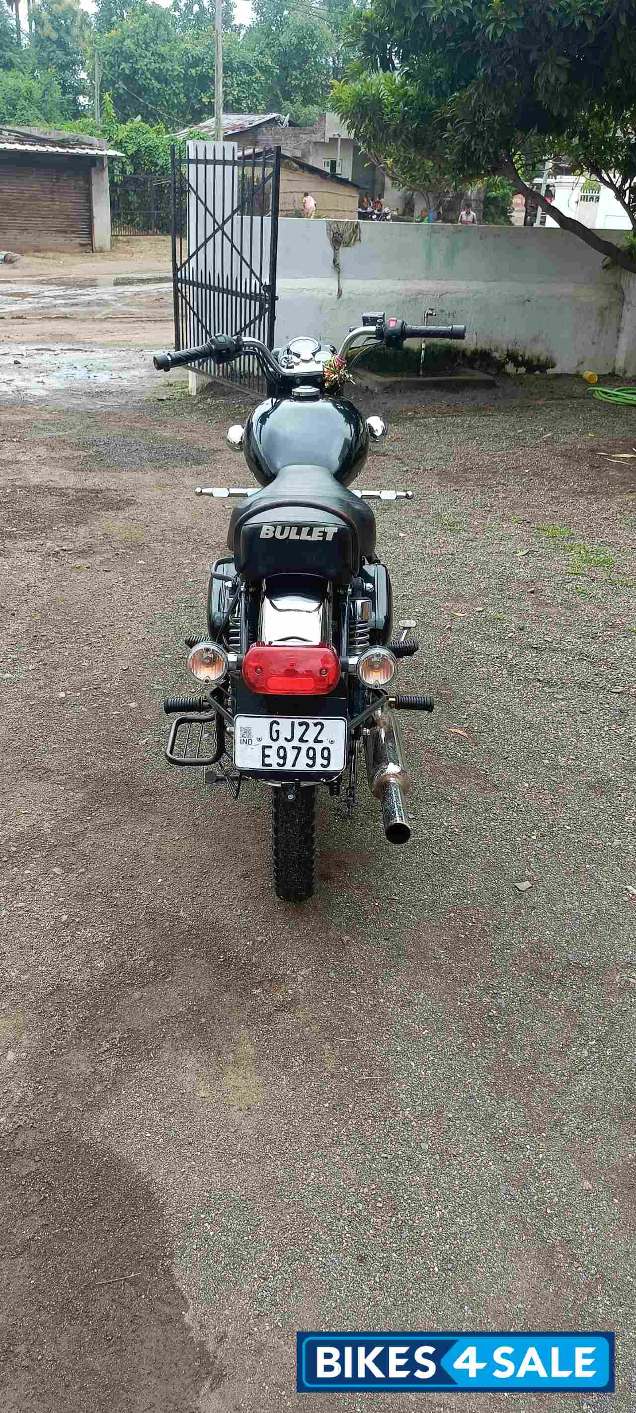 Black Royal Enfield Bullet Electra Twinspark
