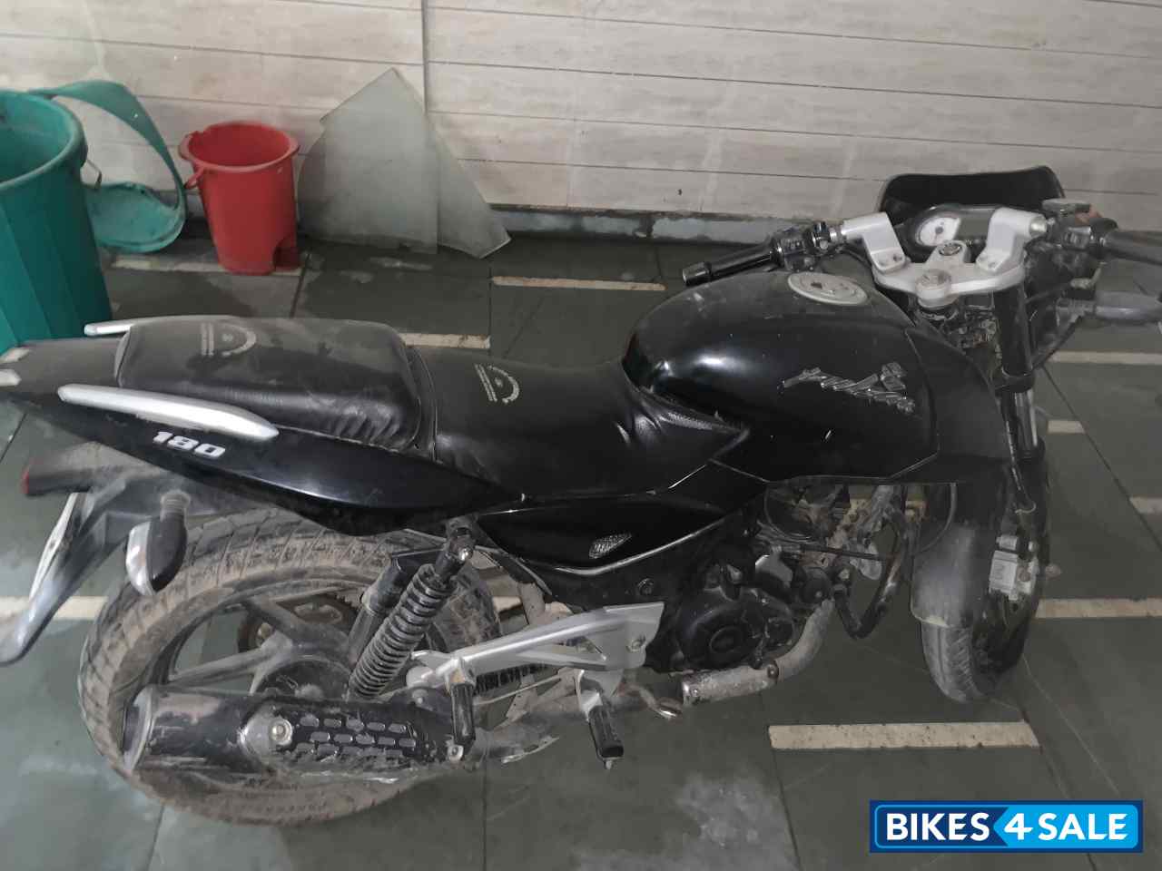 Black Bajaj Pulsar 180 DTSi