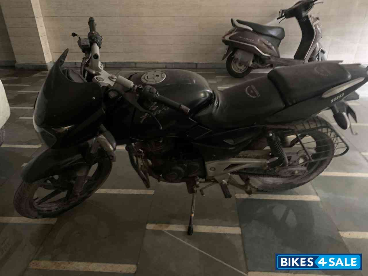 Black Bajaj Pulsar 180 DTSi