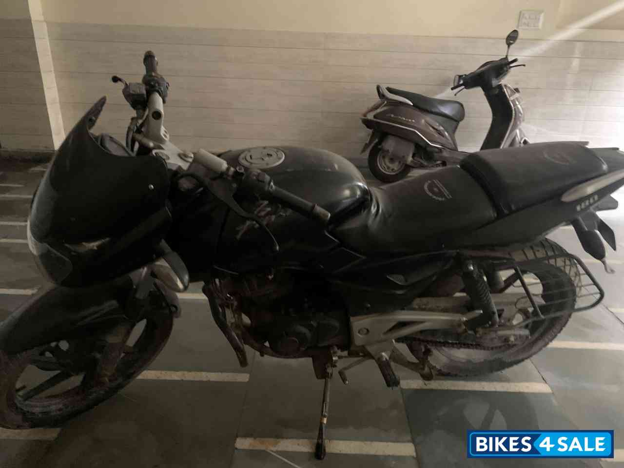 Black Bajaj Pulsar 180 DTSi