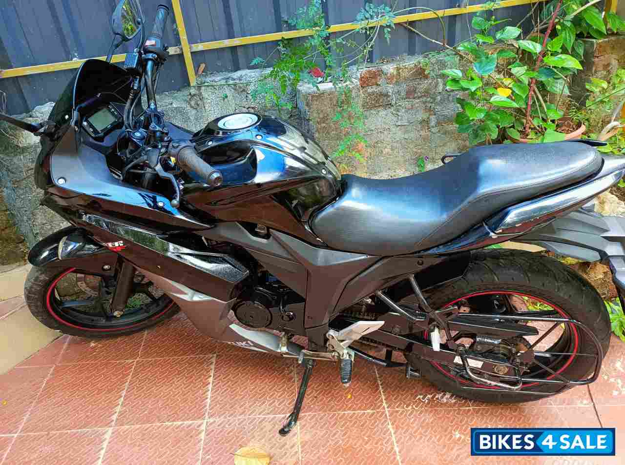 Suzuki Gixxer SF