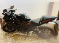 Black Yamaha YZF R3