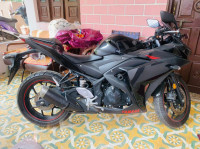 Black Yamaha YZF R3