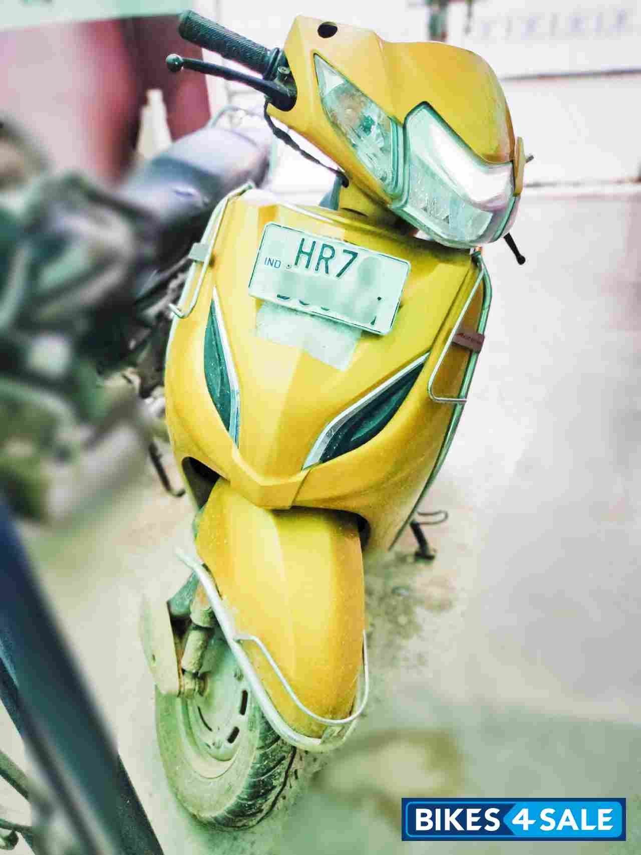 Gold Honda Activa 5G