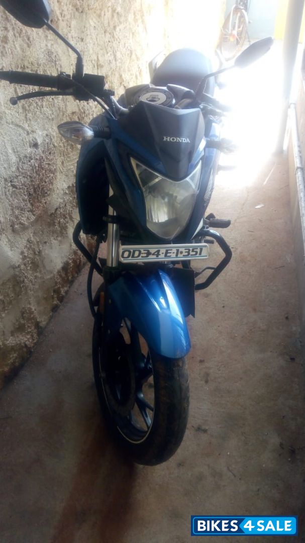 Athletic Blue Honda CB Hornet 160R