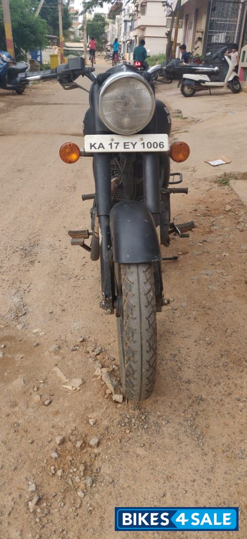 Black Royal Enfield Classic 500