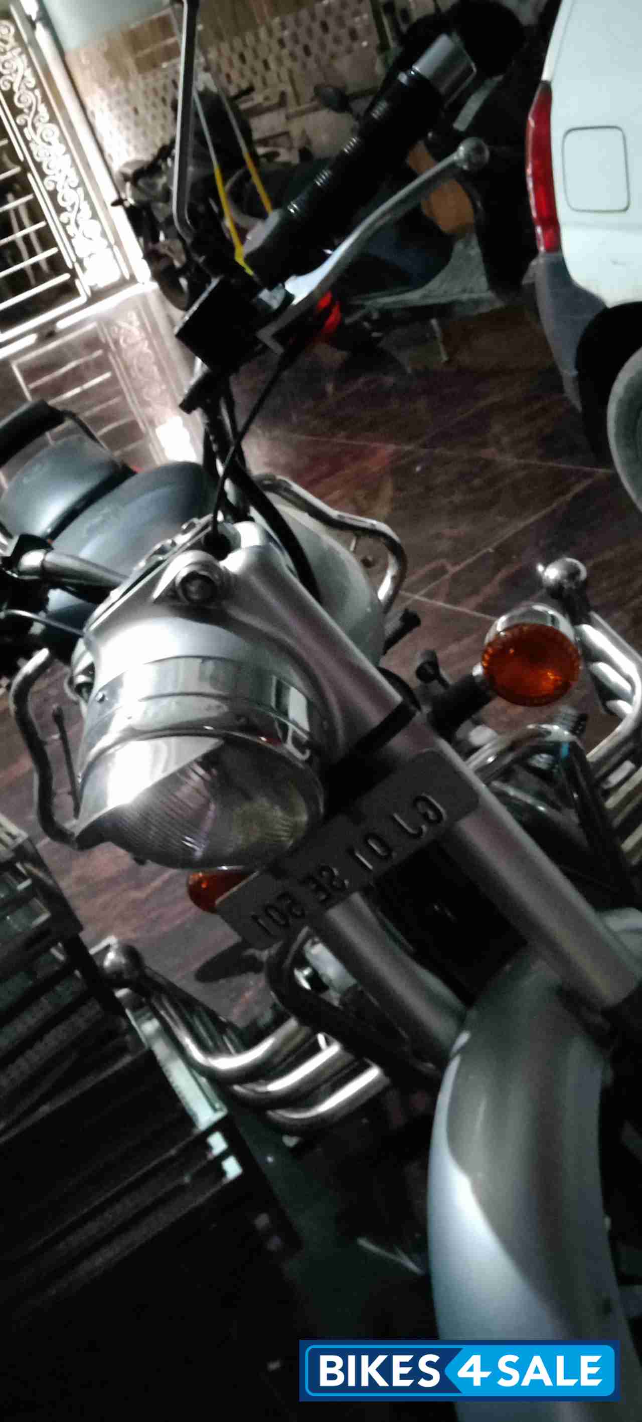 Silver Royal Enfield Classic 350 Silver Royal Enfield Classic 350