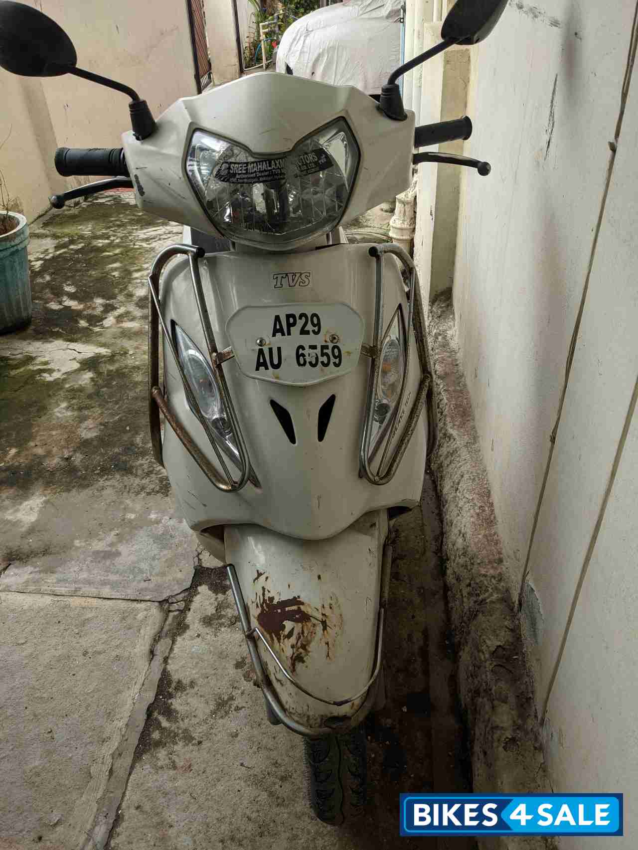 White TVS Wego