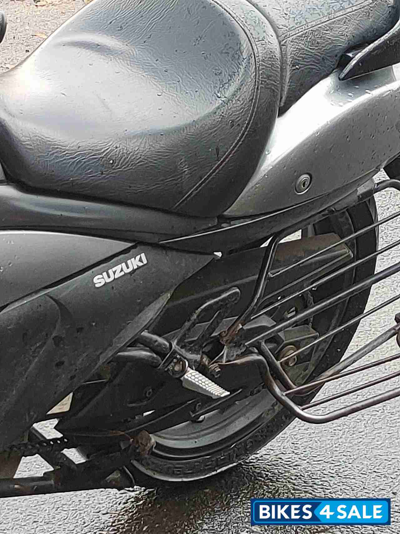 Silver Suzuki Intruder 150