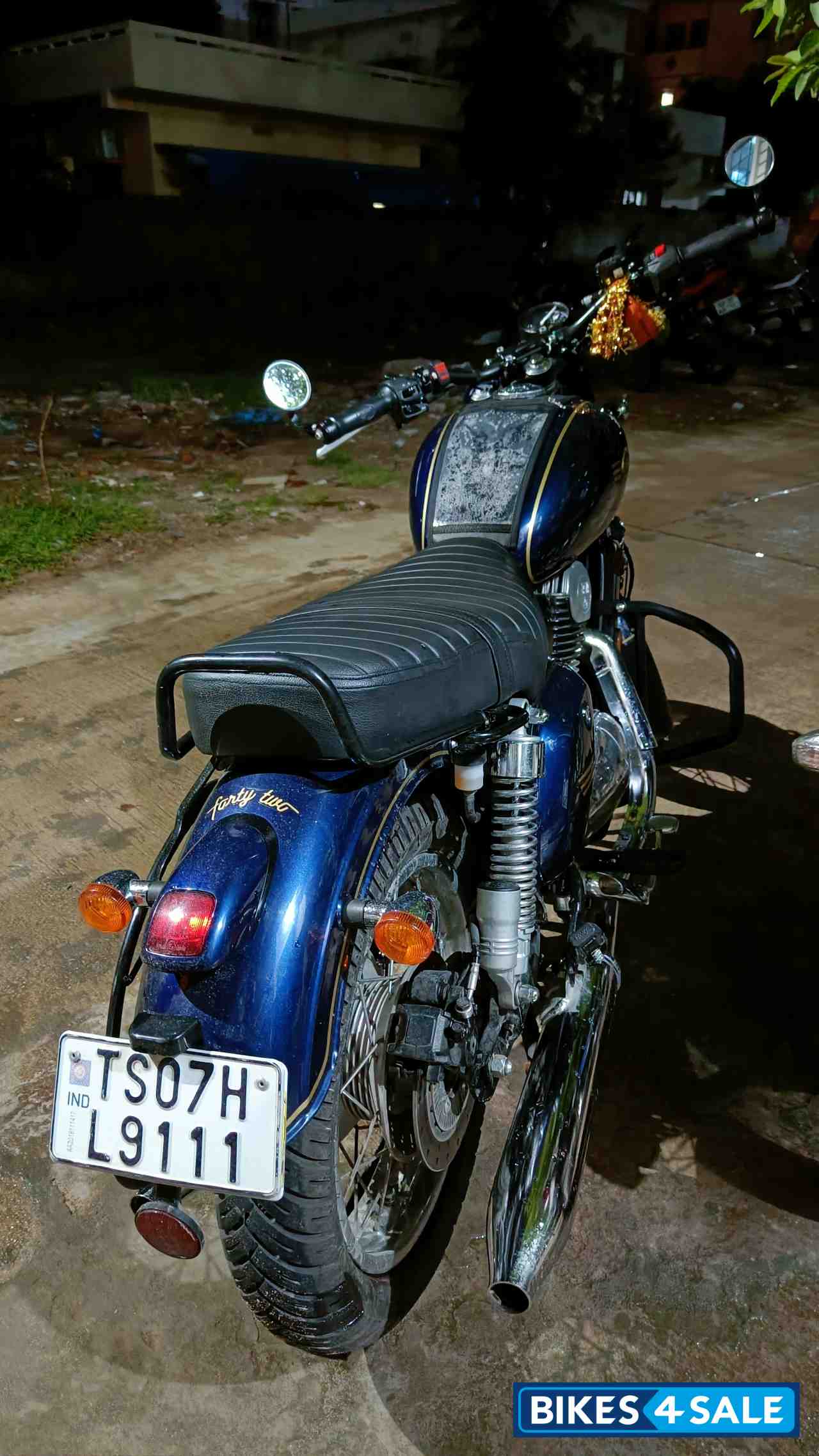 Jawa forty two BS6