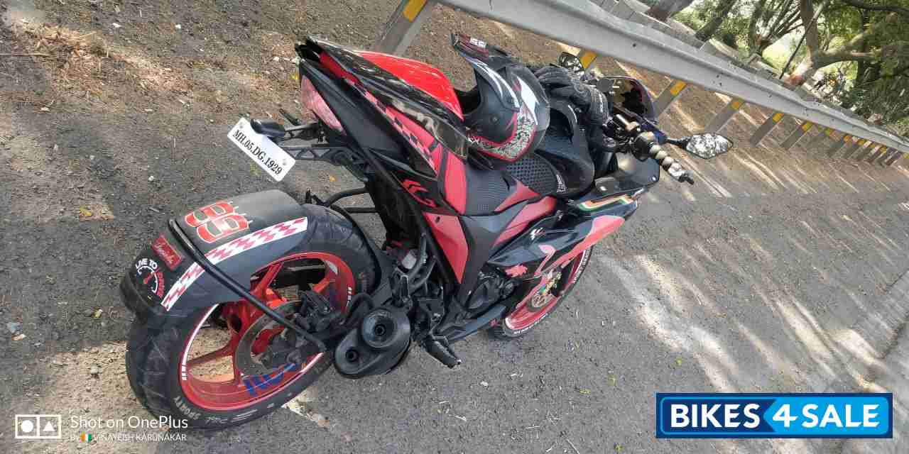 Black Suzuki Gixxer SF Fi