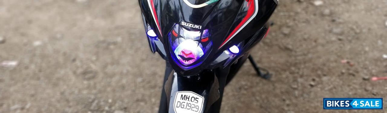 Black Suzuki Gixxer SF Fi