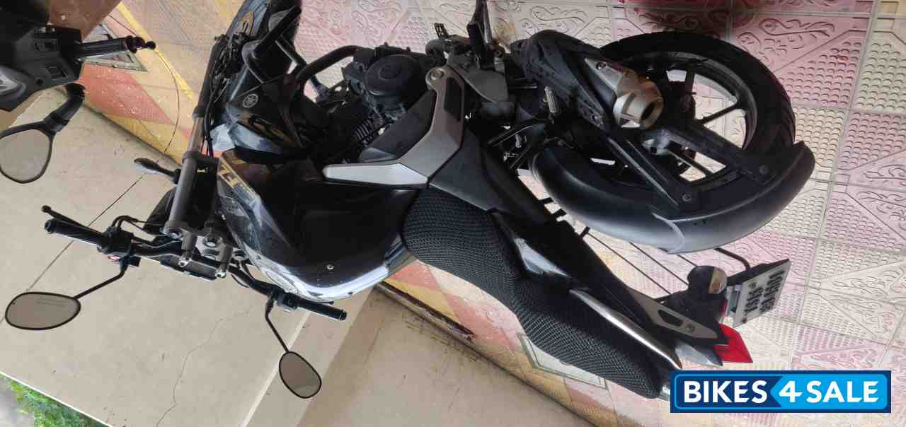 Black Yamaha FZ FI V2