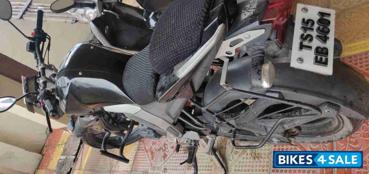 Black Yamaha FZ FI V2