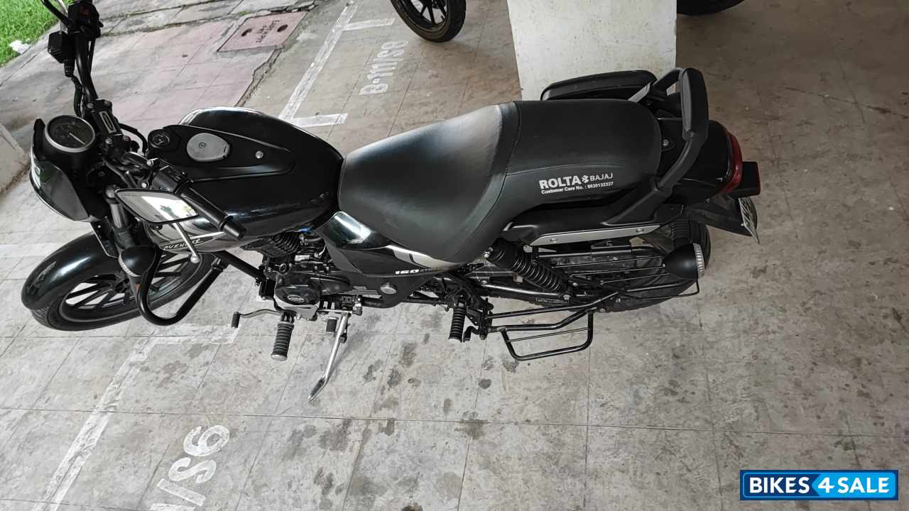 Black Bajaj Avenger Street 160 BS6