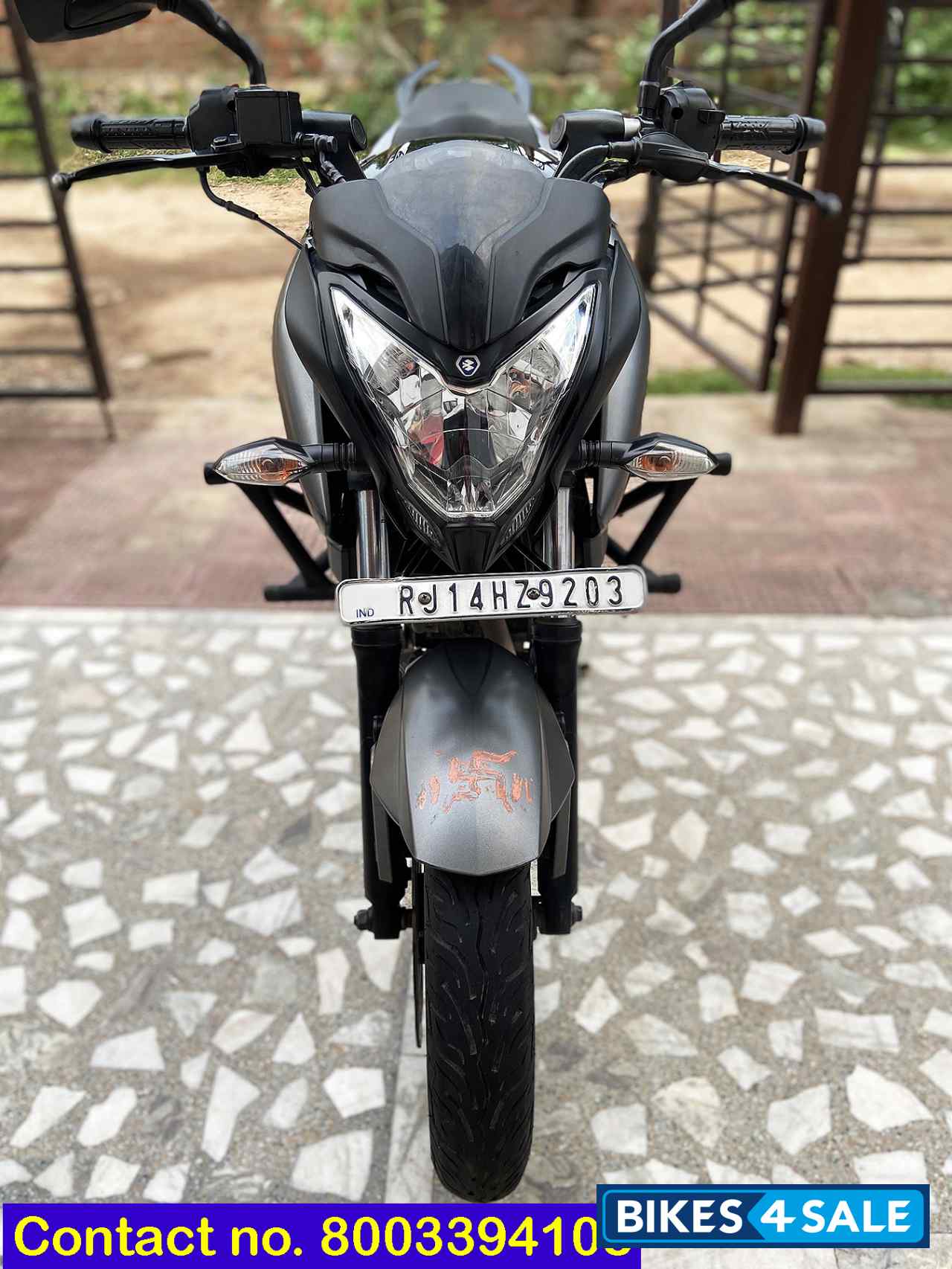 Black Bajaj Pulsar 200 NS