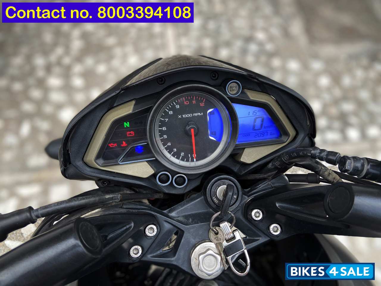 Black Bajaj Pulsar 200 NS